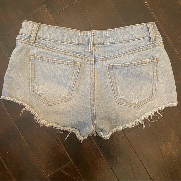 ✨ 4/30 ✨ Button Fly Jean Shorts - Picture 2 of 2